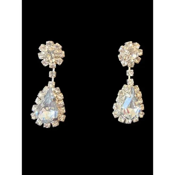 NWOT Large White Crystal Cluster Necklace/Earring Set - Picture 4 of 5